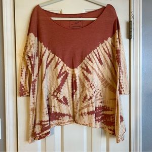 We The Free tie dye 3/4 sleeve top size small oversized